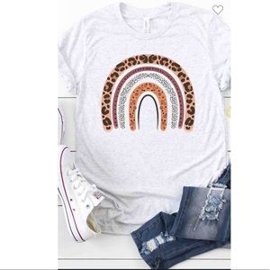 Happy leopard rainbow tee